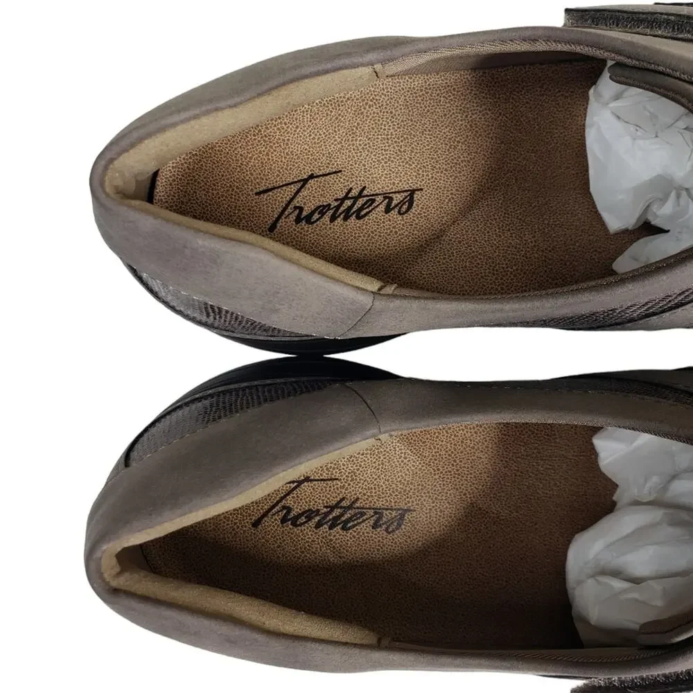 TROTTERS Womens 11M Joy Slip-On Sneaker in Taupe Leather NEW